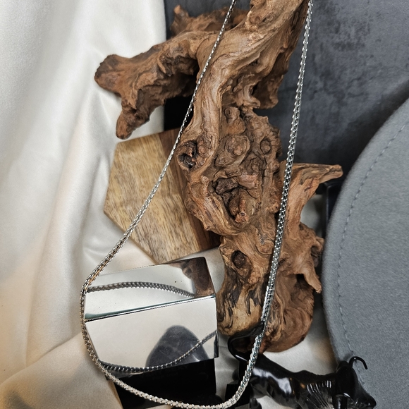 Silver Scalloped Herringbone Chain - Picture 8 of 10